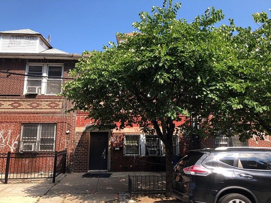 Single-family for Pre-foreclosure / auction East New York, Brooklyn