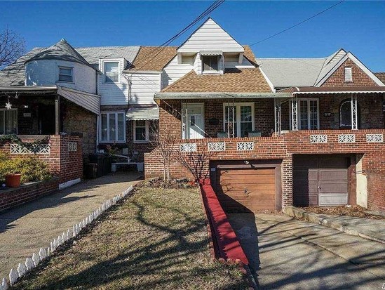 Single-family for Sale Maspeth, Queens