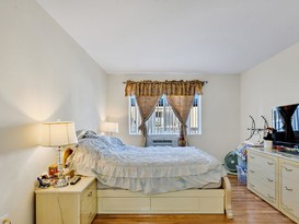 Home for Sale Throggs Neck, Bronx