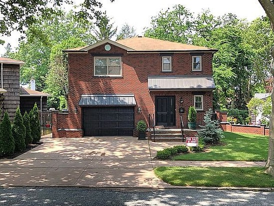 Single-family for Sale Douglaston, Queens