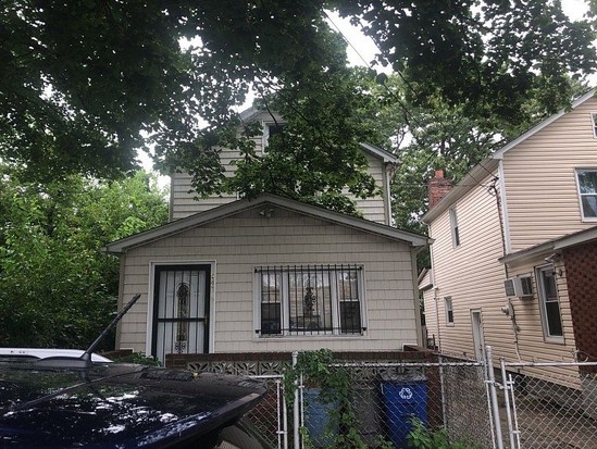 Single-family for Pre-foreclosure / auction East New York, Brooklyn