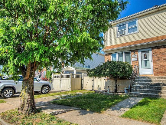 Single-family for Sale Oakwood, Staten Island