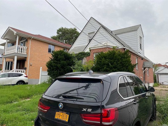 Single-family for Sale Auburndale, Queens