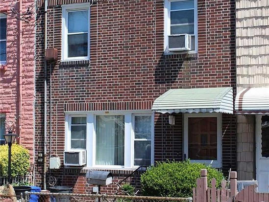 Single-family for Sale Throggs Neck, Bronx