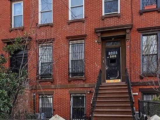 Townhouse for Pre-foreclosure / auction Bedford Stuyvesant, Brooklyn