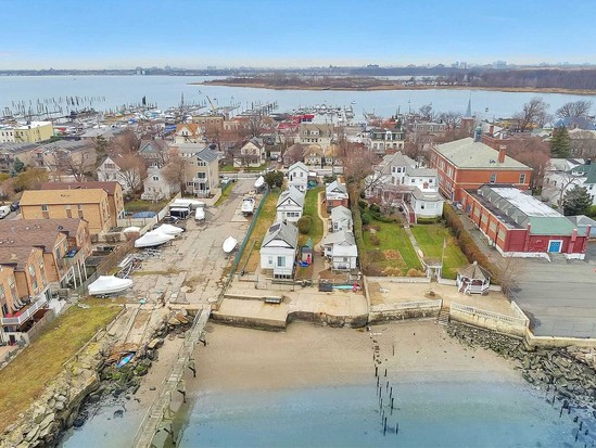 Single-family for Sale City Island, Bronx