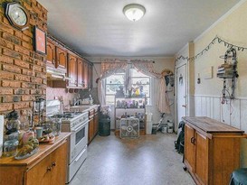 Home for Sale Maspeth, Queens