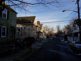 Home for Pre-foreclosure / auction Tompkinsville, Staten Island