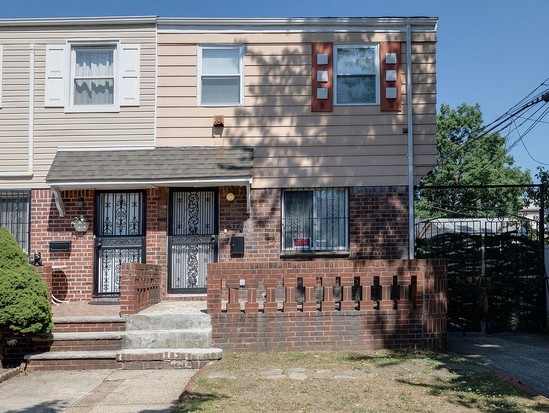 Single-family for Sale Flushing, Queens