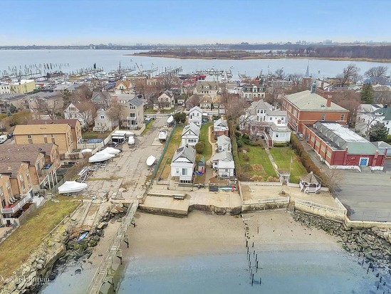 Single-family for Sale City Island, Bronx