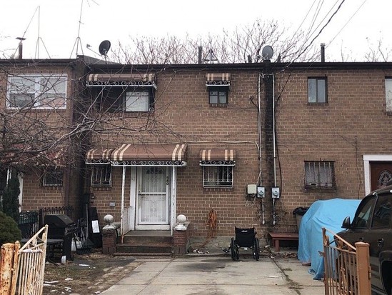 Single-family for Contingent Brownsville, Brooklyn