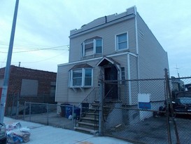 Home for Pre-foreclosure / auction Maspeth, Queens