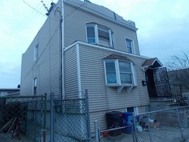 Home for Pre-foreclosure / auction Maspeth, Queens