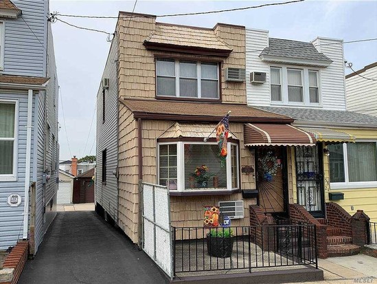 Single-family for Sale Maspeth, Queens