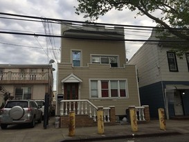 Home for Pre-foreclosure Maspeth, Queens