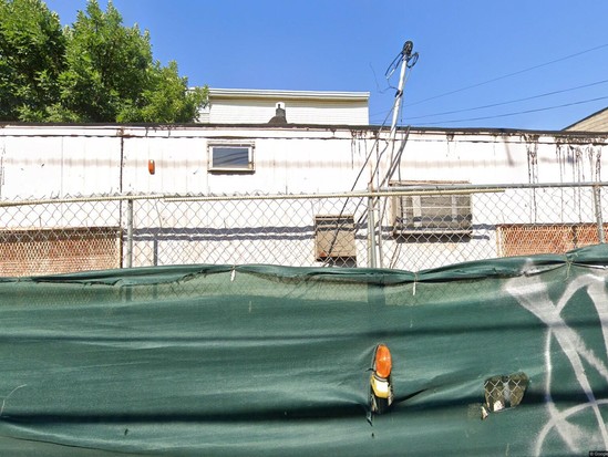 Multi-family for Pre-foreclosure Maspeth, Queens