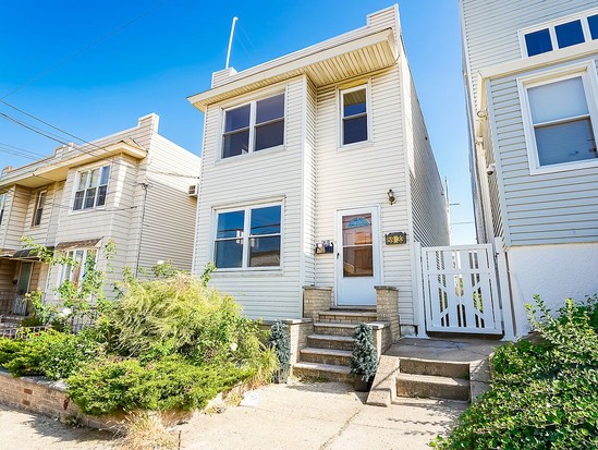 Multi-family for Sale Maspeth, Queens