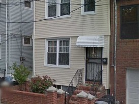 Home for Pre-foreclosure / auction Woodside, Queens