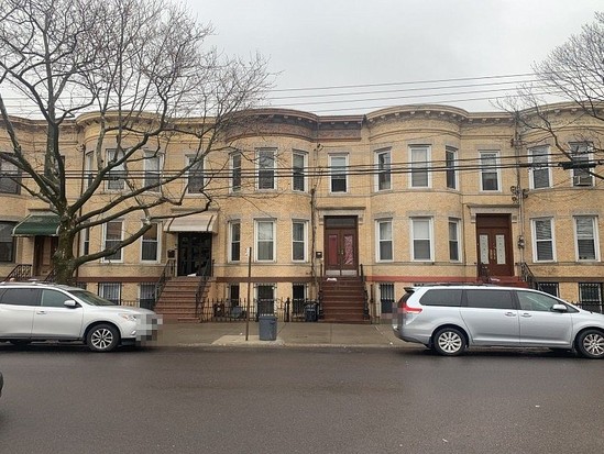 Multi-family for Pre-foreclosure / auction Ridgewood, Queens