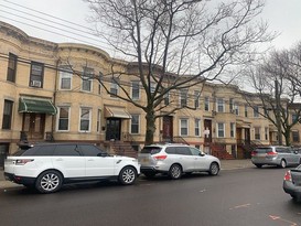 Home for Pre-foreclosure / auction Ridgewood, Queens