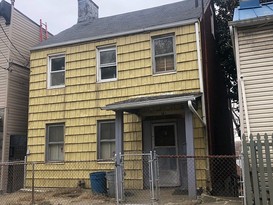 Home for Pre-foreclosure / auction Stapleton, Staten Island