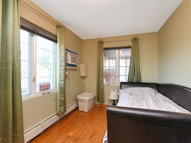 Home for Sale Auburndale, Queens