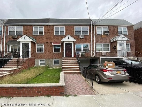 Single-family for Sale Maspeth, Queens