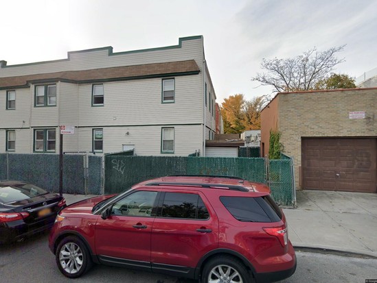 Multi-family for Pre-foreclosure Glendale, Queens