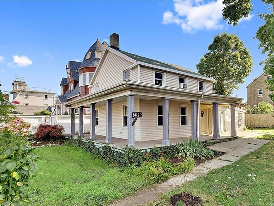 Single-family for Sale City Island, Bronx