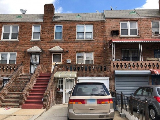 Single-family for Pre-foreclosure / auction Rego Park, Queens