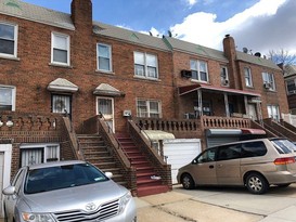 Home for Pre-foreclosure / auction Rego Park, Queens