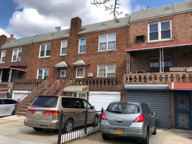 Home for Pre-foreclosure / auction Rego Park, Queens