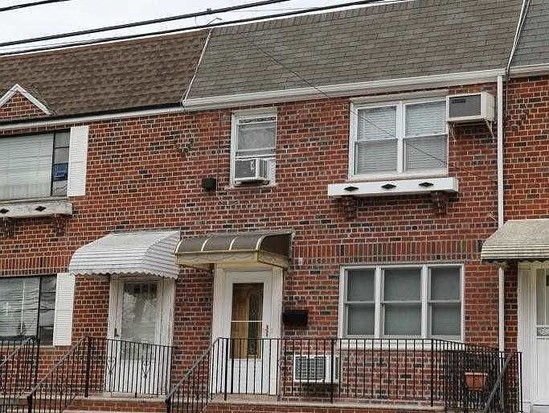 Single-family for Sale Maspeth, Queens