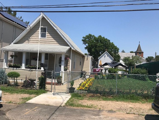 Single-family for Sale Travis, Staten Island