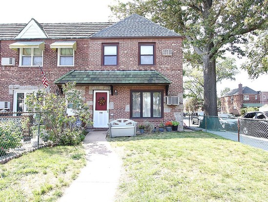 Single-family for Sale Middle Village, Queens