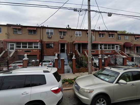 Single-family for Pre-foreclosure East New York, Brooklyn