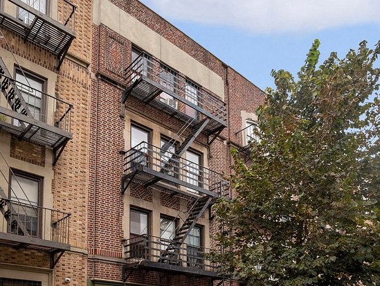 Multi-family for Sale Dimtas Park, Brooklyn