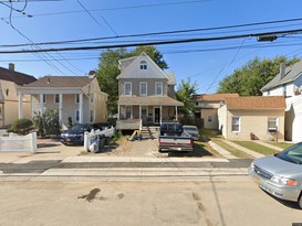 Home for Pre-foreclosure / auction Elm Park, Staten Island