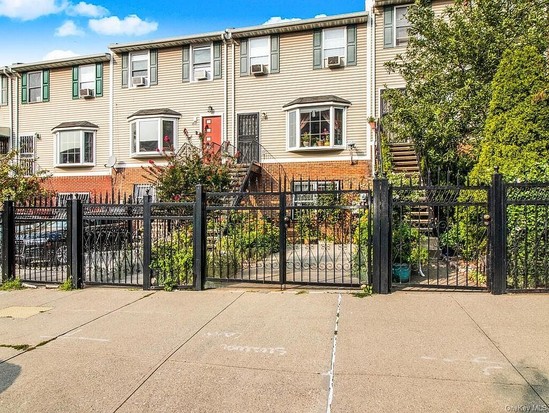 Single-family for Sale Mott Haven, Bronx