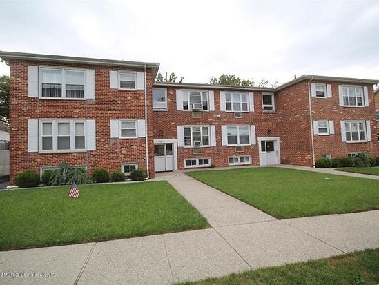 Multi-family for Sale Castleton Corners, Staten Island