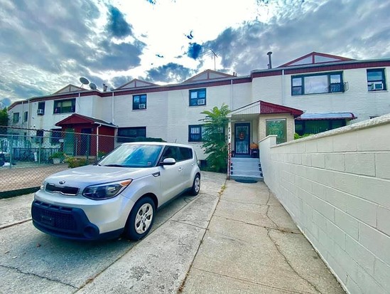 Single-family for Sale Forest Hills, Queens