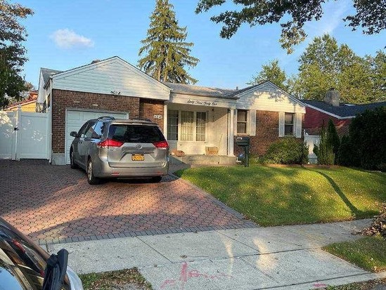 Single-family for Sale Little Neck, Queens