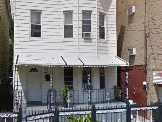 Multi-family for Pre-foreclosure / auction Williamsbridge, Bronx