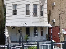 Home for Pre-foreclosure / auction Williamsbridge, Bronx