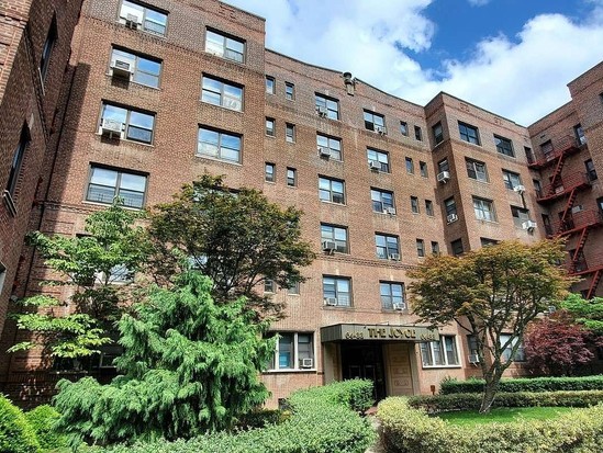 Condo for Sale Rego Park, Queens