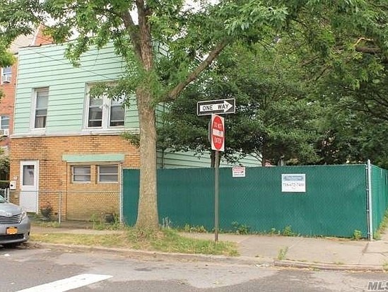 Single-family for Sale Maspeth, Queens