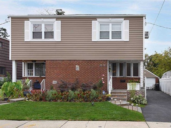 Single-family for Sale Kew Gardens Hills, Queens