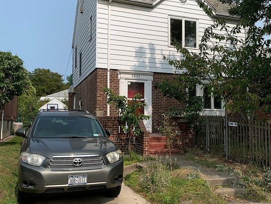 Single-family for Sale Rego Park, Queens