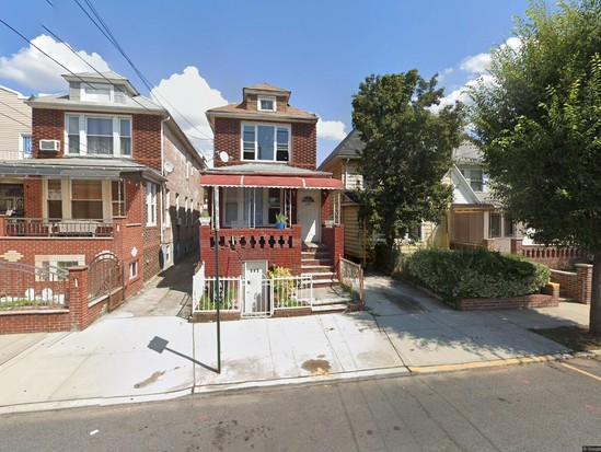 Single-family for Pre-foreclosure / auction East Flatbush, Brooklyn