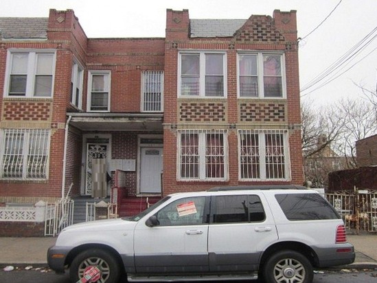 Single-family for Pre-foreclosure / auction East New York, Brooklyn